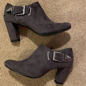 Elegant Grey Ankle Boots